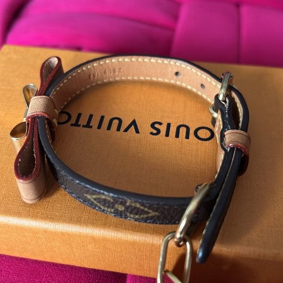 Louis Vuitton Dog Collar/Bracelet & Dust Bag - Picture 5 of 16